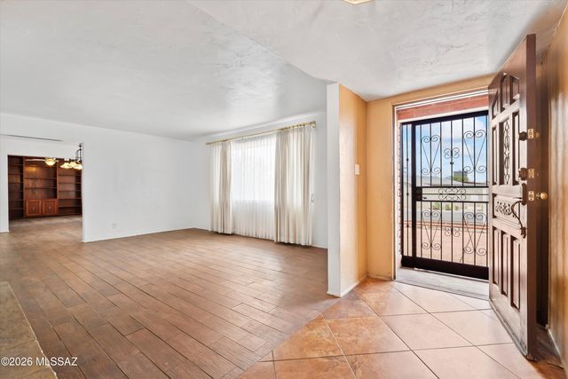 40 N Leonora Avenue, Tucson, AZ 85711