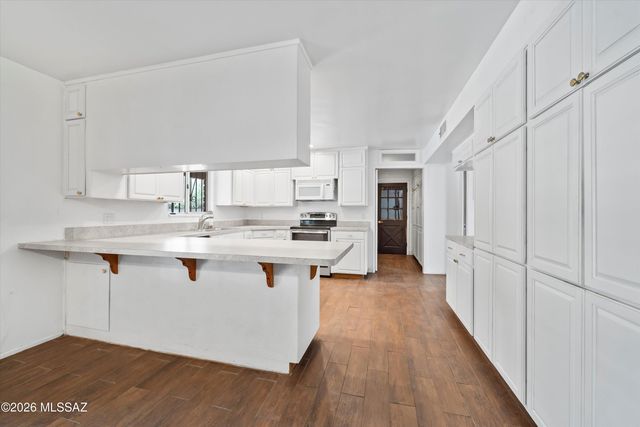 40 N Leonora Avenue, Tucson, AZ 85711