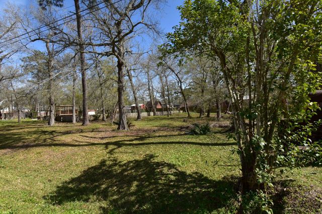 1510 Pine Grove Drive, Dickinson, TX 77539