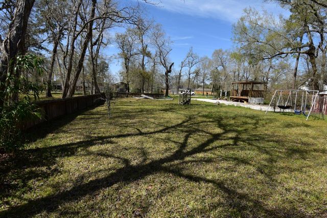 1510 Pine Grove Drive, Dickinson, TX 77539