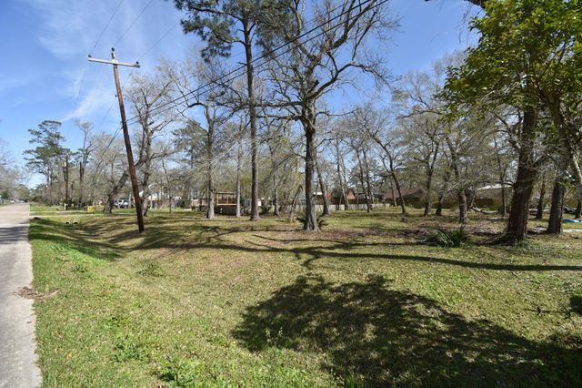 1510 Pine Grove Drive, Dickinson, TX 77539