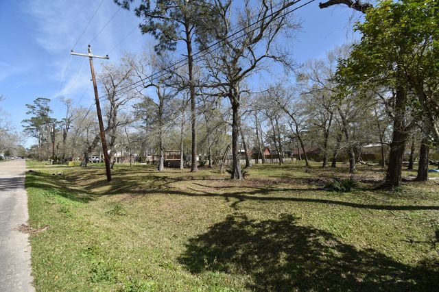 1510 Pine Grove Drive, Dickinson, TX 77539