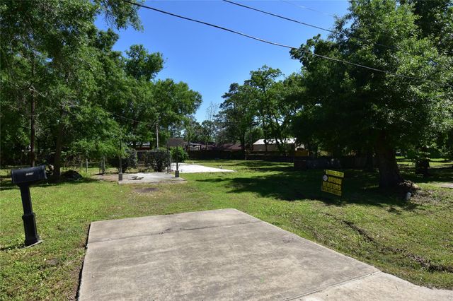 1510 Pine Grove Drive, Dickinson, TX 77539