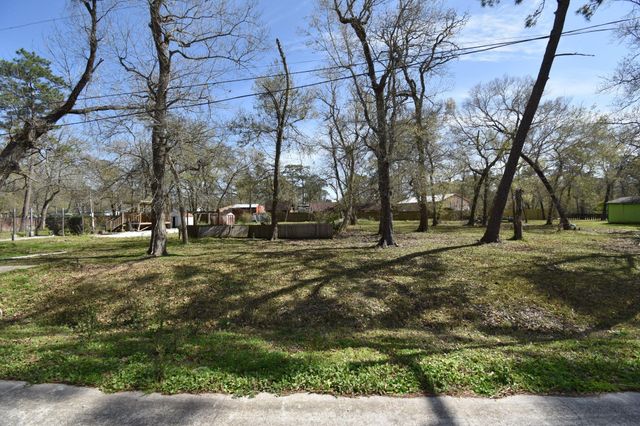 1510 Pine Grove Drive, Dickinson, TX 77539