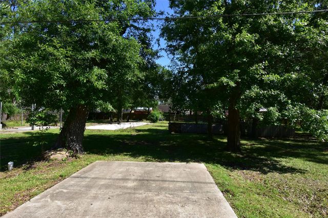 1510 Pine Grove Drive, Dickinson, TX 77539