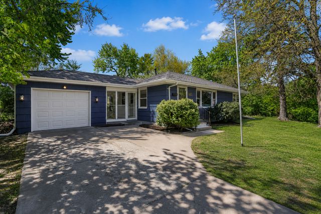3349 49th Avenue N, Brooklyn Center, MN 55429