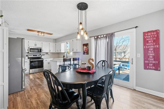 112 NE 6th Street, Blue Springs, MO 64014