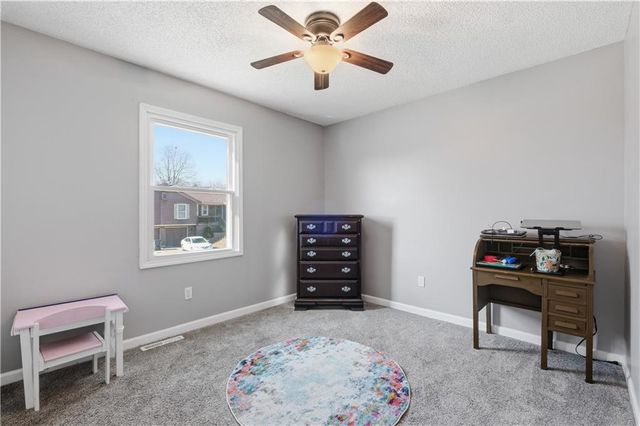 112 NE 6th Street, Blue Springs, MO 64014