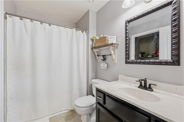 112 NE 6th Street, Blue Springs, MO 64014