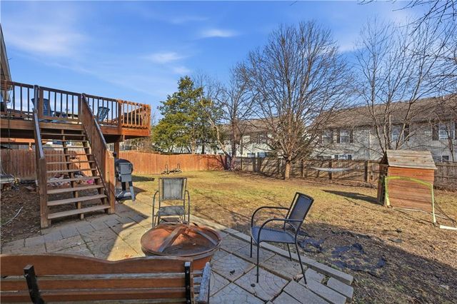 112 NE 6th Street, Blue Springs, MO 64014