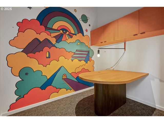 220 Sw 1ST Ave, Portland, OR 97204