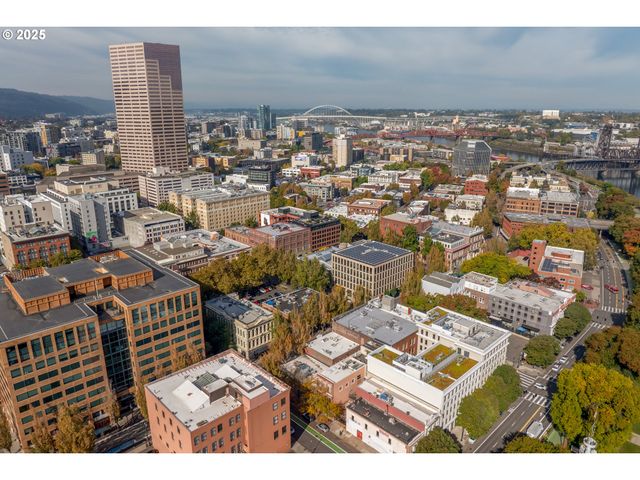 220 Sw 1ST Ave, Portland, OR 97204