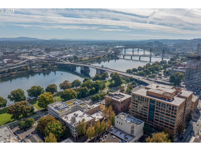 220 Sw 1ST Ave, Portland, OR 97204