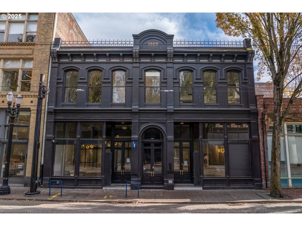220 Sw 1ST Ave, Portland, OR 97204