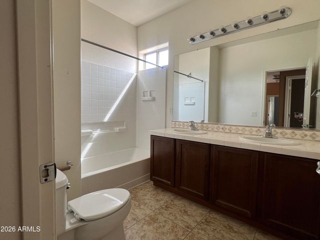 1681 E JAHNS Drive, Casa Grande, AZ 85122