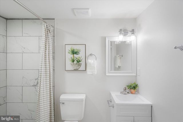 606 CHARRAWAY RD, Baltimore, MD 21229