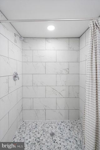 606 CHARRAWAY RD, Baltimore, MD 21229
