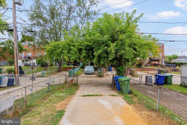 606 CHARRAWAY RD, Baltimore, MD 21229