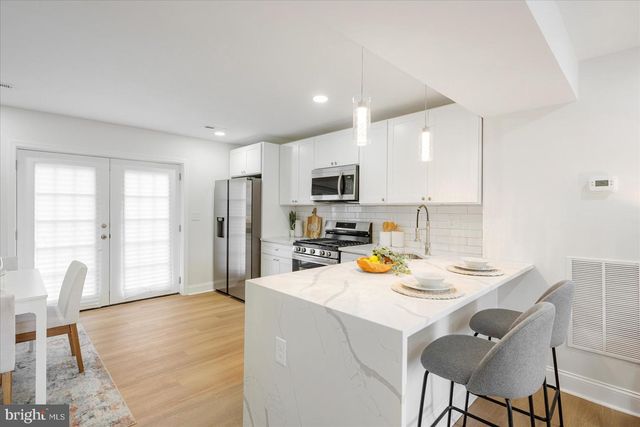 606 CHARRAWAY RD, Baltimore, MD 21229
