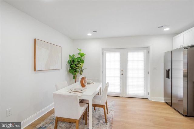 606 CHARRAWAY RD, Baltimore, MD 21229
