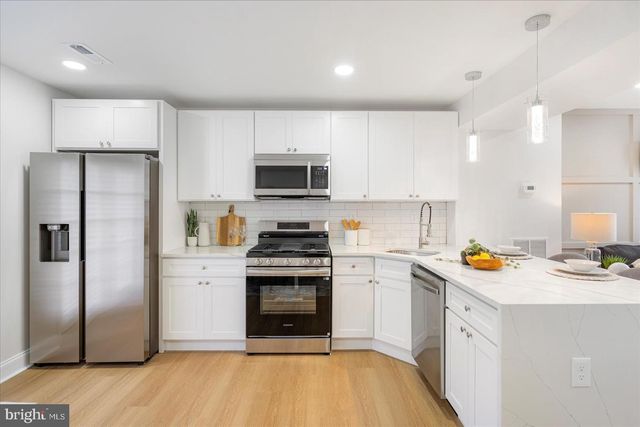 606 CHARRAWAY RD, Baltimore, MD 21229