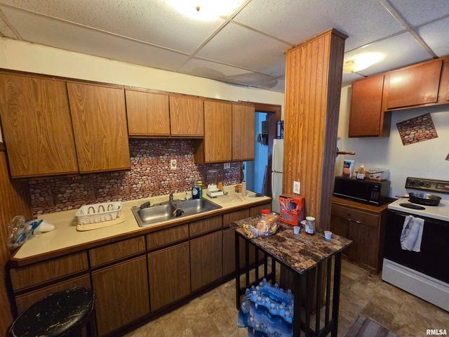 800 6th Avenue S, Clinton, IA 52732