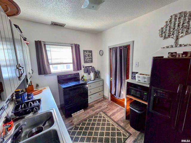 800 6th Avenue S, Clinton, IA 52732