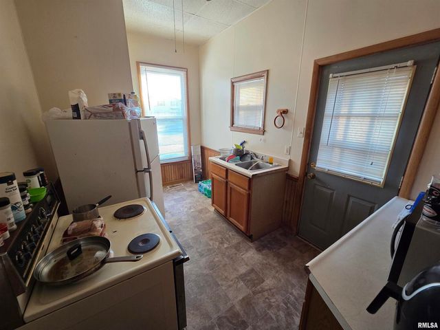 800 6th Avenue S, Clinton, IA 52732