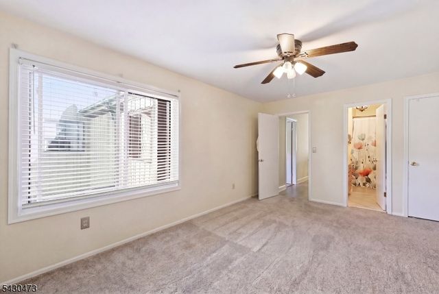 91 Nottingham Sq, Washington Twp., NJ 07853