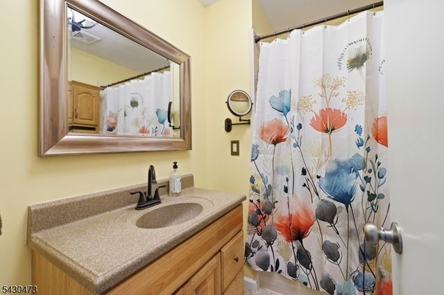 91 Nottingham Sq, Washington Twp., NJ 07853