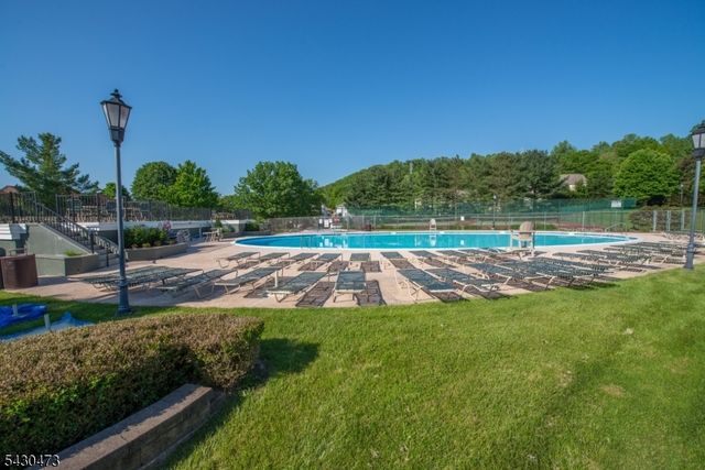 91 Nottingham Sq, Washington Twp., NJ 07853