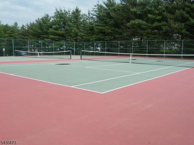 91 Nottingham Sq, Washington Twp., NJ 07853