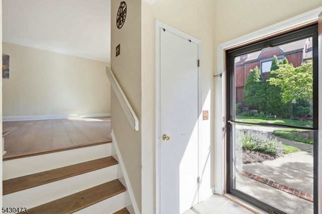 91 Nottingham Sq, Washington Twp., NJ 07853