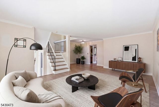 91 Nottingham Sq, Washington Twp., NJ 07853