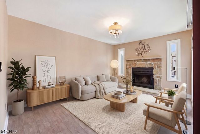 91 Nottingham Sq, Washington Twp., NJ 07853