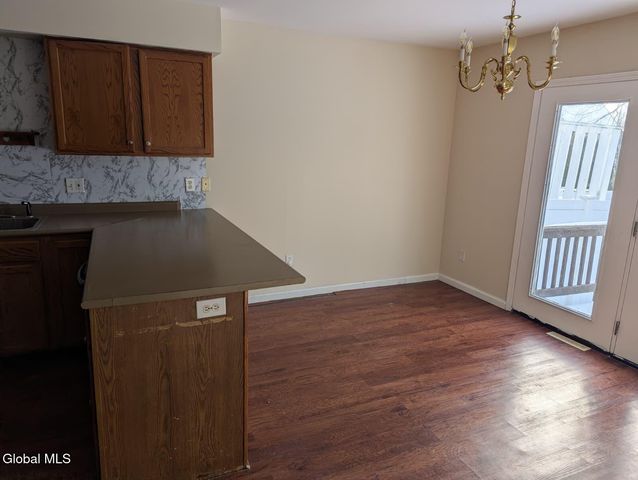 13 Erie Court, Waterford, NY 12188