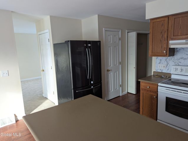 13 Erie Court, Waterford, NY 12188