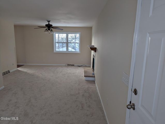 13 Erie Court, Waterford, NY 12188