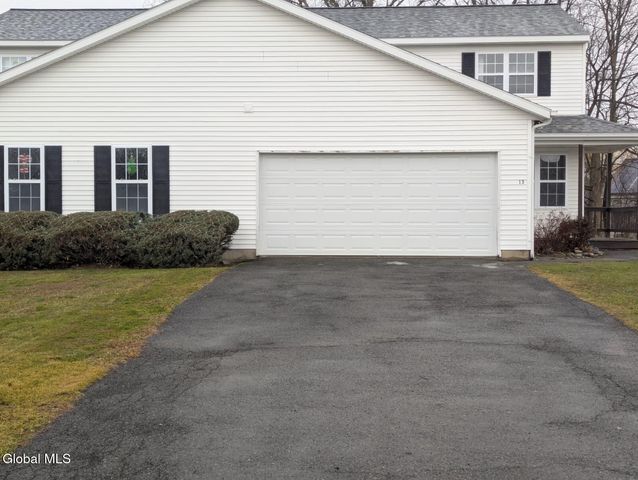 13 Erie Court, Waterford, NY 12188