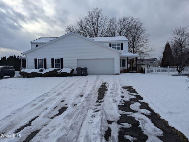 13 Erie Court, Waterford, NY 12188