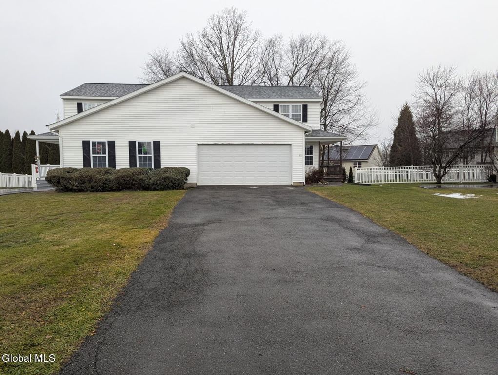 13 Erie Court, Waterford, NY 12188