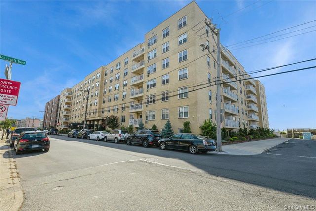 700 Shore Road 7P, Long Beach, NY 11561