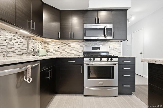 700 Shore Road 7P, Long Beach, NY 11561