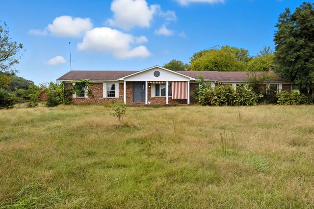 44 Moore Ln, Lynchburg, TN 37352