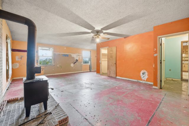 44 Moore Ln, Lynchburg, TN 37352