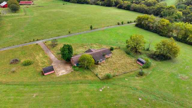 44 Moore Ln, Lynchburg, TN 37352