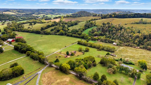 44 Moore Ln, Lynchburg, TN 37352