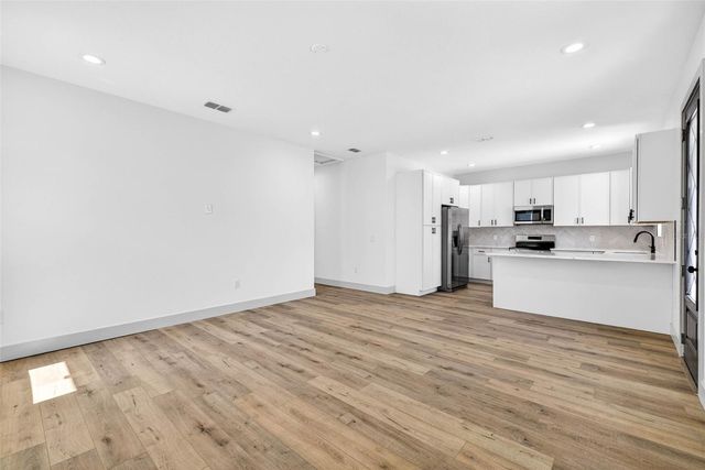 1145 29TH STREET S, St Petersburg, FL 33712