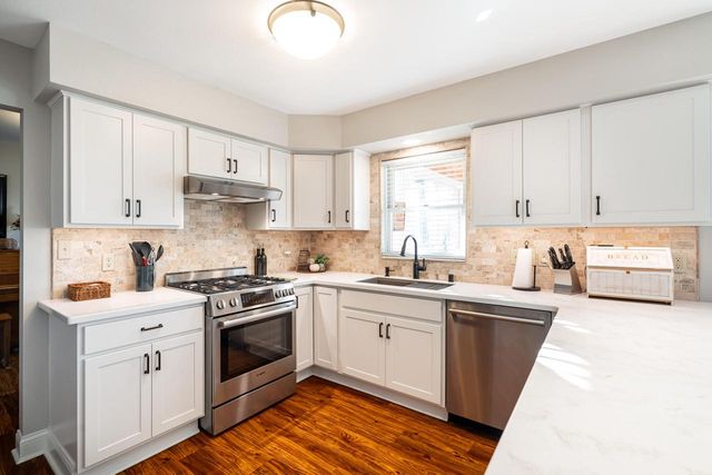 S76W16205 Bridgeport WAY, Muskego, WI 53150