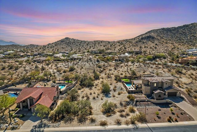 18323 W SANTA IRENE Drive 19, Goodyear, AZ 85338